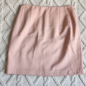 Mini SKIRT. Made whit 100% pure wool. Size 6.